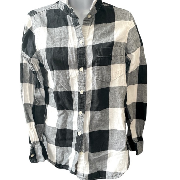Old Navy Women’s flannel size sm classic fit - Picture 5 of 5